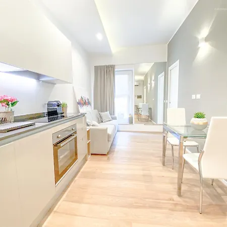 Apartment Meravigli Duomo 4 *